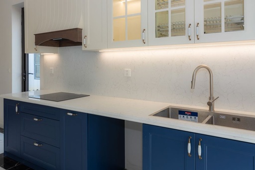 Cuisine équipée sur mesure — style moderne